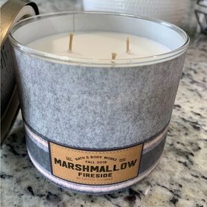 Bath & Body Works: 14.5 Oz 3-Wick Candle: Marshmallow Fireside